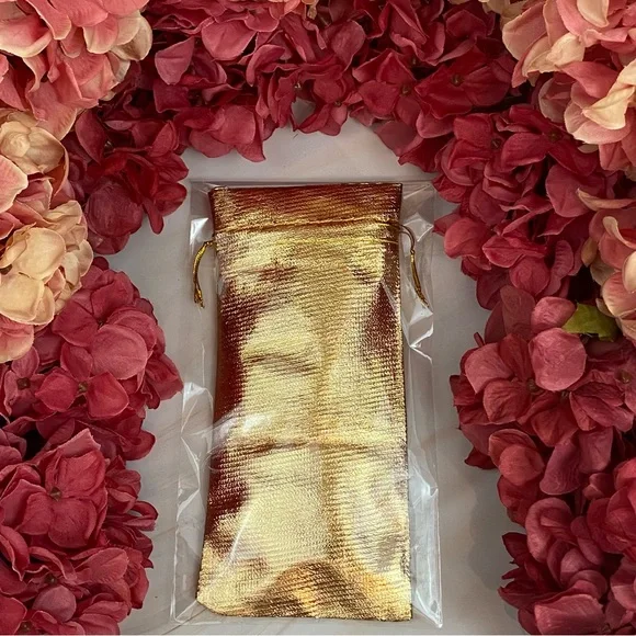 Attack on Titan Gold 5 Piece Makeup Brush Set with Bag - Picture 15 of 16